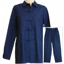 Authentique ensemble bleu de Chine, entre tradition et élégance intemporelle.